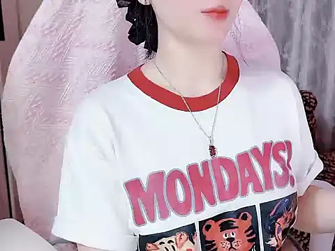 Snapshot of _Lygn__ chatting on November 2025 04:27:02 PM Lygn online show from November 2025 04:27:02 PM