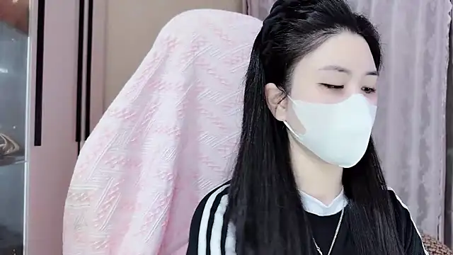 Snapshot of _Lygn__ chatting on November 2025 06:01:01 AM Lygn online show from November 2025 06:01:01 AM