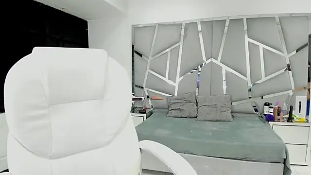 Catherinee69 x online show from February 2025 02:18:01 AM