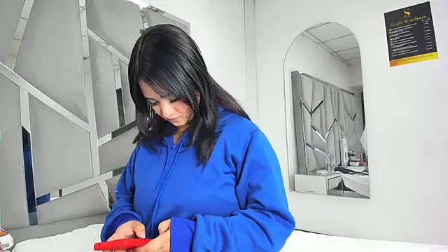 Catherinee69 x online show from October 2025 04:05:02 AM