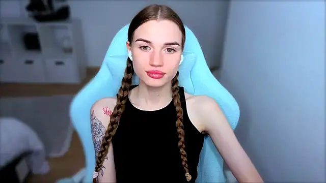 Snapshot of StellaLawless chatting on October 2025 08:28:02 PM StellaLawless online show from October 2025 08:28:02 PM