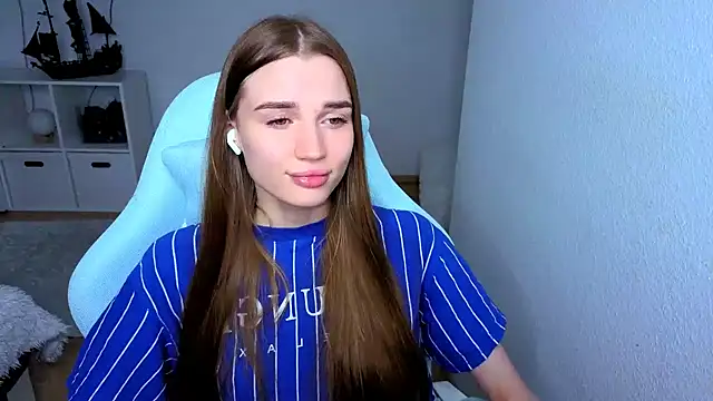 Snapshot of StellaLawless chatting on October 2025 01:42:01 PM StellaLawless online show from October 2025 01:42:01 PM