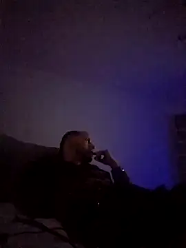 Snapshot of denisxlRo chatting on December 2024 02:33:02 AM denisxlRo online show from December 2024 02:33:02 AM