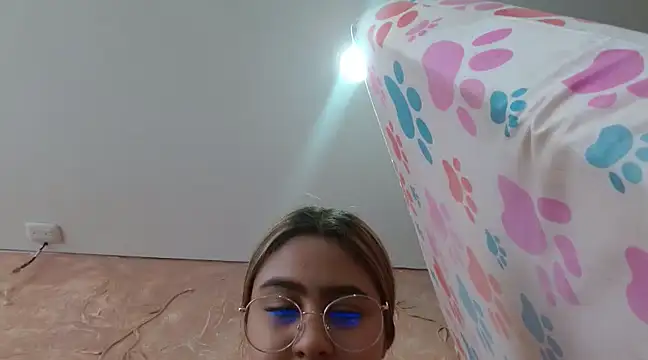 Miabonnett  online show from December 2024 05:04:02 PM
