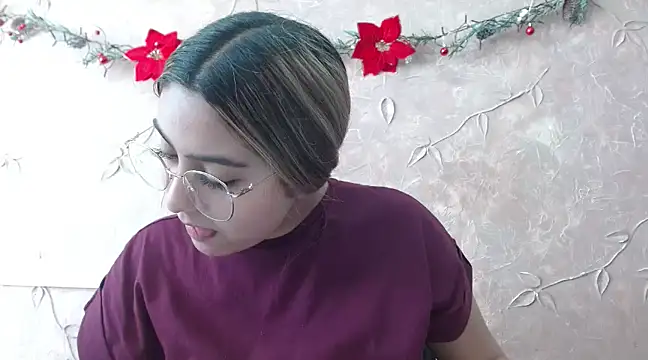 Miabonnett  online show from December 2024 04:57:01 PM