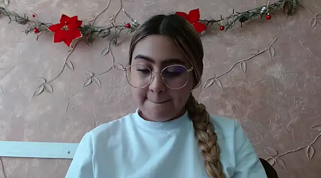 Miabonnett  online show from December 2024 02:27:01 PM