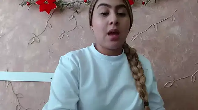 Miabonnett  online show from December 2024 05:30:01 PM