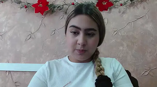 Miabonnett  online show from December 2024 01:59:02 PM