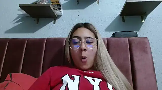 Miabonnett  online show from January 2025 10:57:01 PM