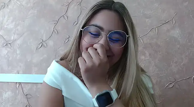 Miabonnett  online show from January 2025 04:42:01 PM