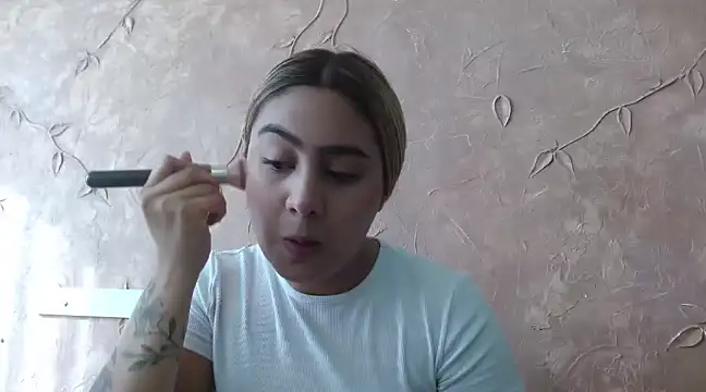 Miabonnett  online show from January 2025 01:12:01 PM
