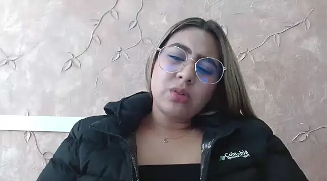 Miabonnett  online show from January 2025 04:06:01 PM