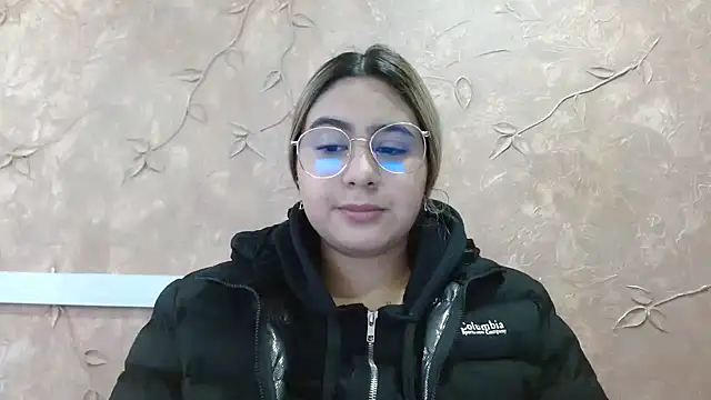 Miabonnett  online show from March 2025 12:01:02 PM