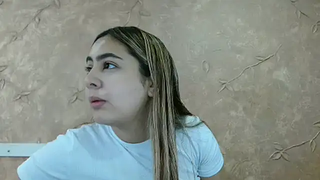 Miabonnett  online show from March 2025 12:07:02 PM