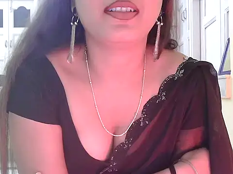 Snapshot of Model-Tanya chatting on November 2025 11:42:01 AM Model-Tanya online show from November 2025 11:42:01 AM