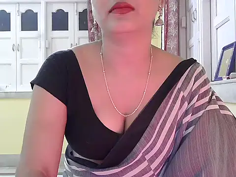 Snapshot of Model-Tanya chatting on November 2025 04:45:02 PM Model-Tanya online show from November 2025 04:45:02 PM