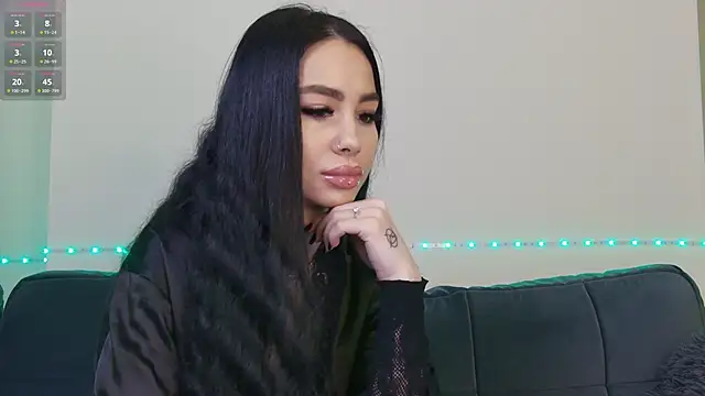 Snapshot of OnlyXandra chatting on January 2025 08:32:02 AM OnlyXandra online show from January 2025 08:32:02 AM