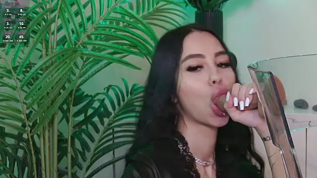 Snapshot of OnlyXandra chatting on February 2025 02:54:01 PM OnlyXandra online show from February 2025 02:54:01 PM