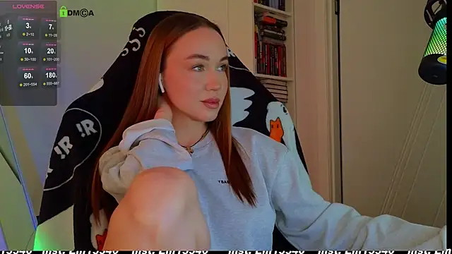 Emili1- online show from December 2024 12:18:02 PM