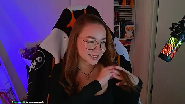 Emili1- online show from March 2025 01:32:02 PM