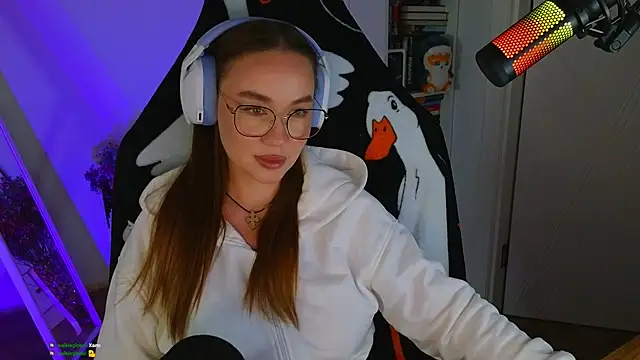 Emili1- online show from March 2025 01:08:02 PM