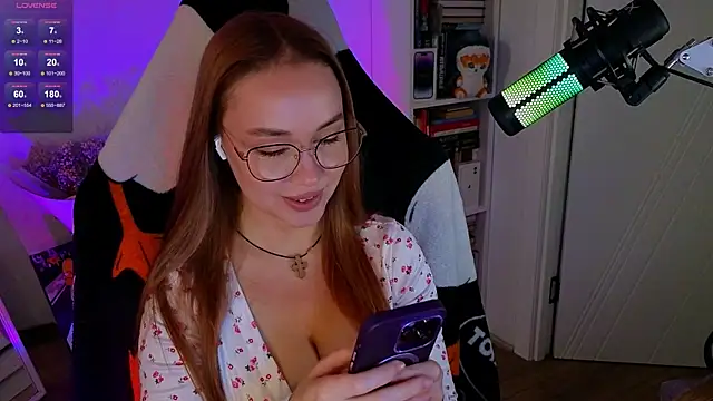 Emili1- online show from October 2025 10:25:01 AM