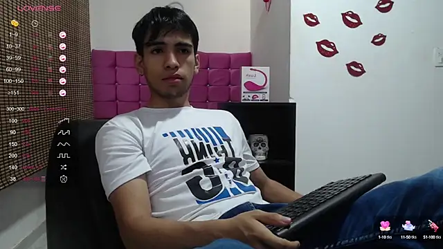 Snapshot of zack_thunder chatting on December 2024 12:34:02 PM zack thunder online show from December 2024 12:34:02 PM