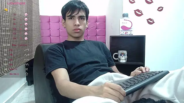 Snapshot of zack_thunder chatting on January 2025 12:25:02 PM zack thunder online show from January 2025 12:25:02 PM