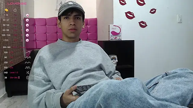 Snapshot of zack_thunder chatting on January 2025 12:21:01 PM zack thunder online show from January 2025 12:21:01 PM