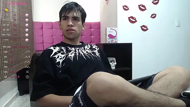 Snapshot of zack_thunder chatting on January 2025 12:28:02 PM zack thunder online show from January 2025 12:28:02 PM