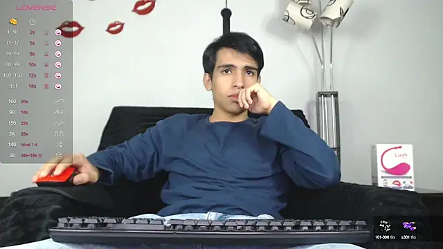 Snapshot of zack_thunder chatting on January 2025 12:26:02 PM zack thunder online show from January 2025 12:26:02 PM