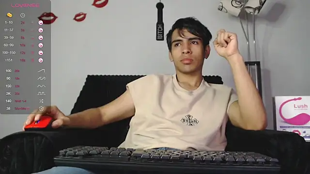 Snapshot of zack_thunder chatting on January 2025 12:16:02 PM zack thunder online show from January 2025 12:16:02 PM