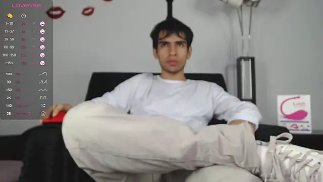 Snapshot of zack_thunder chatting on February 2025 11:56:01 AM zack thunder online show from February 2025 11:56:01 AM