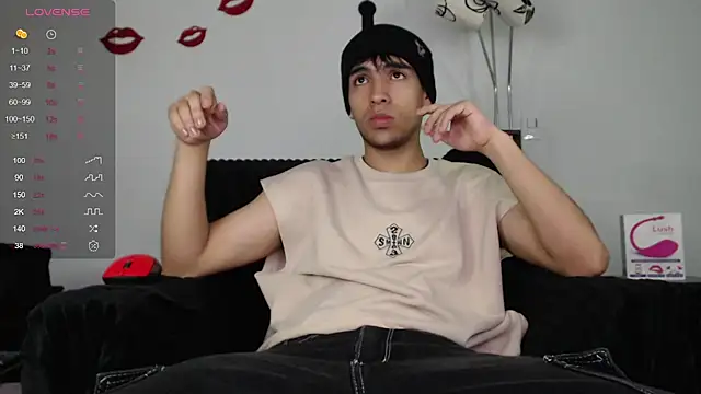 Snapshot of zack_thunder chatting on February 2025 11:42:02 AM zack thunder online show from February 2025 11:42:02 AM