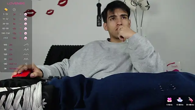 Snapshot of zack_thunder chatting on February 2025 11:43:01 AM zack thunder online show from February 2025 11:43:01 AM