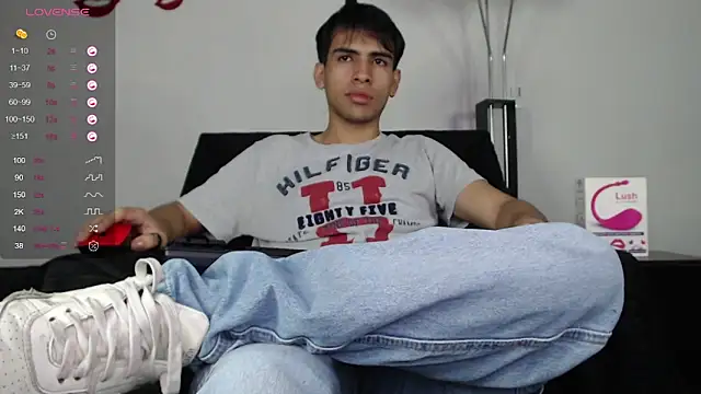 Snapshot of zack_thunder chatting on February 2025 11:52:01 AM zack thunder online show from February 2025 11:52:01 AM