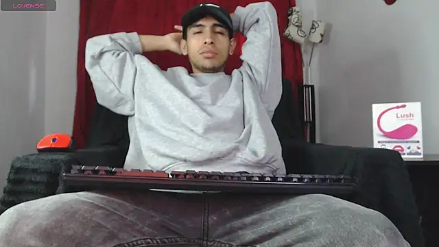 Snapshot of zack_thunder chatting on March 2025 12:20:01 PM zack thunder online show from March 2025 12:20:01 PM