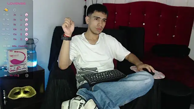 Snapshot of zack_thunder chatting on October 2025 01:20:02 PM zack thunder online show from October 2025 01:20:02 PM