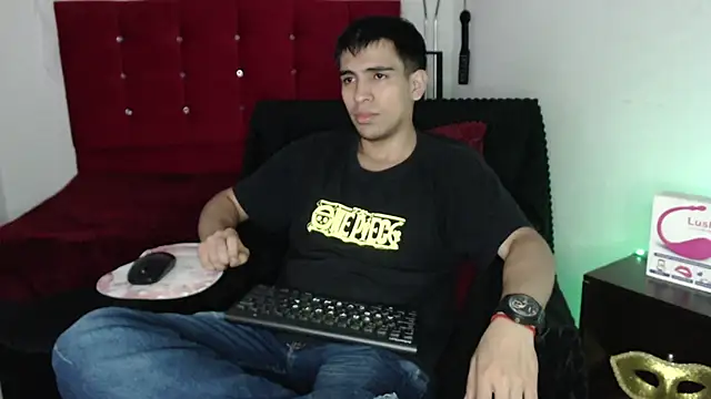 Snapshot of zack_thunder chatting on October 2025 02:28:01 PM zack thunder online show from October 2025 02:28:01 PM