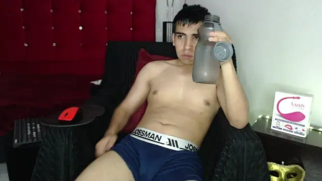 Snapshot of zack_thunder chatting on October 2025 01:18:02 PM zack thunder online show from October 2025 01:18:02 PM