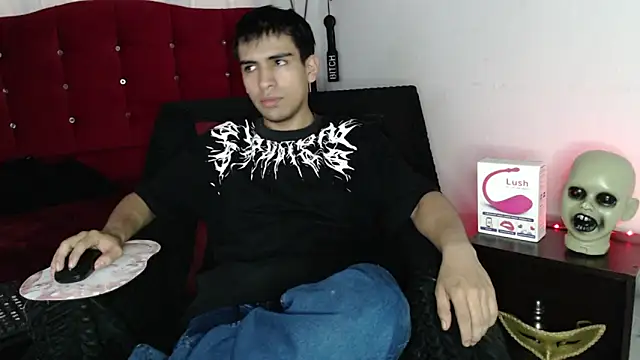 Snapshot of zack_thunder chatting on October 2025 01:12:01 PM zack thunder online show from October 2025 01:12:01 PM