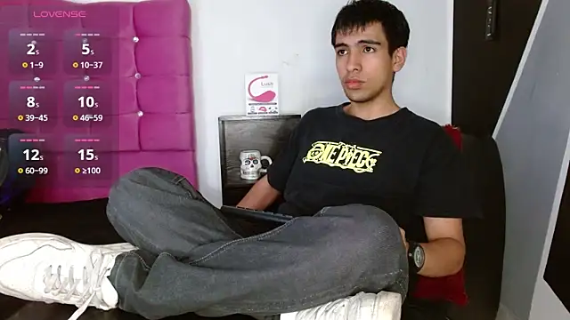 Snapshot of zack_thunder chatting on November 2025 12:59:02 PM zack thunder online show from November 2025 12:59:02 PM