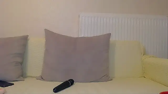   QUEEN    online show from March 2025 06:01:02 PM