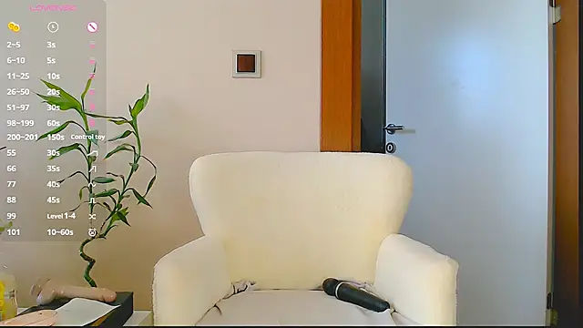   QUEEN    online show from October 2025 10:49:01 AM