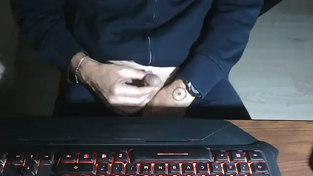 Snapshot of Adri_gard chatting on October 2025 08:40:02 PM Adri gard online show from October 2025 08:40:02 PM