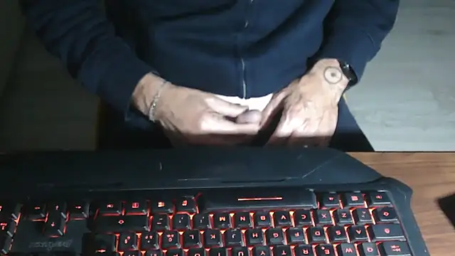 Snapshot of Adri_gard chatting on October 2025 09:30:01 PM Adri gard online show from October 2025 09:30:01 PM