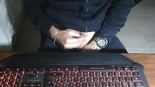 Snapshot of Adri_gard chatting on November 2025 09:17:02 PM Adri gard online show from November 2025 09:17:02 PM