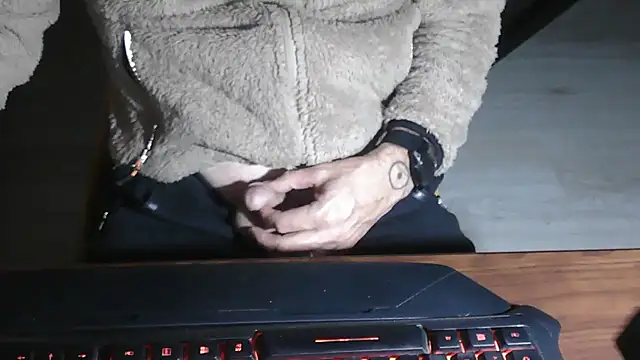 Snapshot of Adri_gard chatting on December 2025 09:23:02 PM Adri gard online show from December 2025 09:23:02 PM