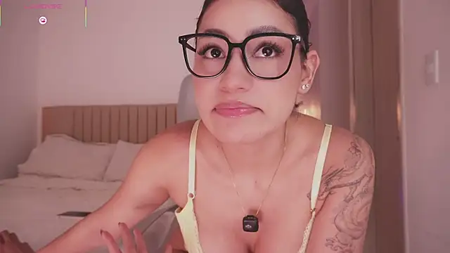 Amber-9 online show from November 2025 01:15:01 AM