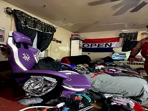 Snapshot of MrMynx chatting on November 2025 06:41:02 AM MrMynx online show from November 2025 06:41:02 AM